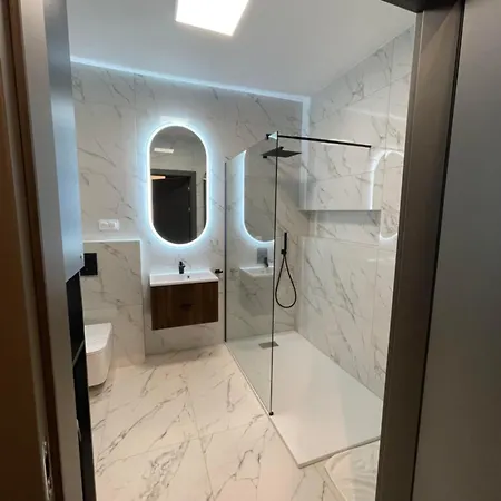 Szmaragdowy-aleja Wolnosci Apartman