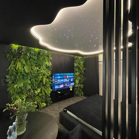 Szmaragdowy-aleja Wolnosci Apartman *